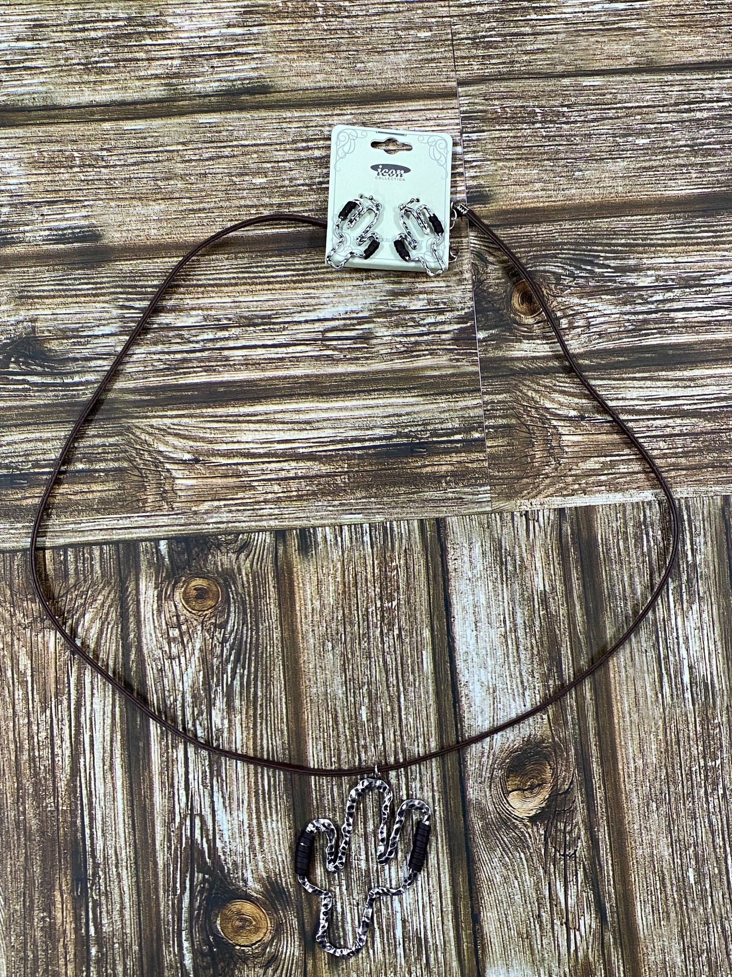 Silvertone Shiloh Creek Ridge Cactus Cord Necklace and Earring Set