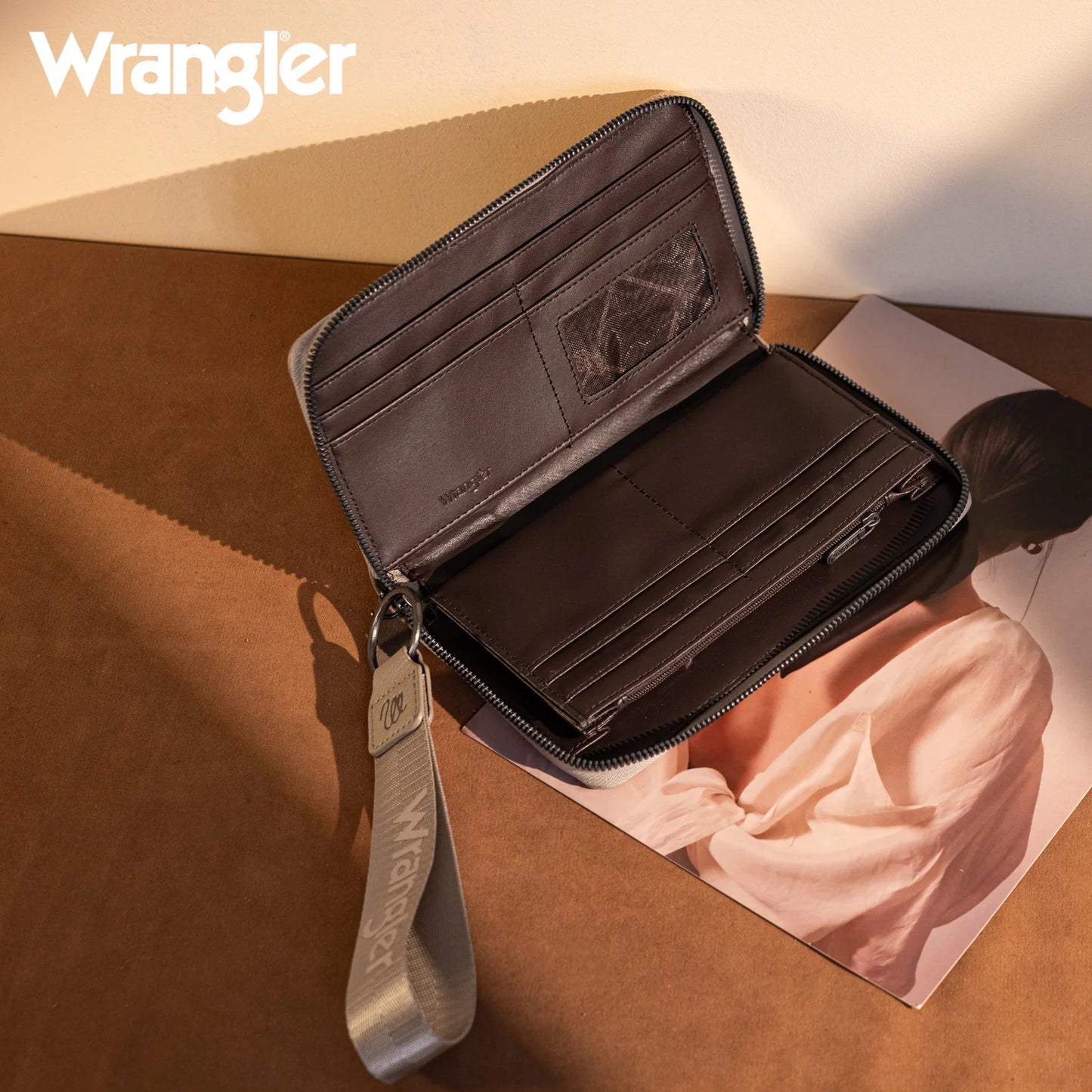 Wrangler Whipstitch Wallet/Wristlet - Khaki